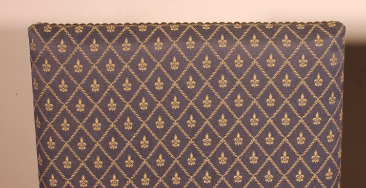 Deux Chaises Louis XIII En Noyer
