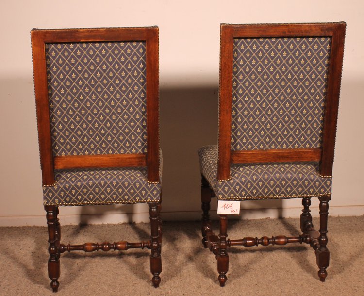 Deux Chaises Louis XIII En Noyer