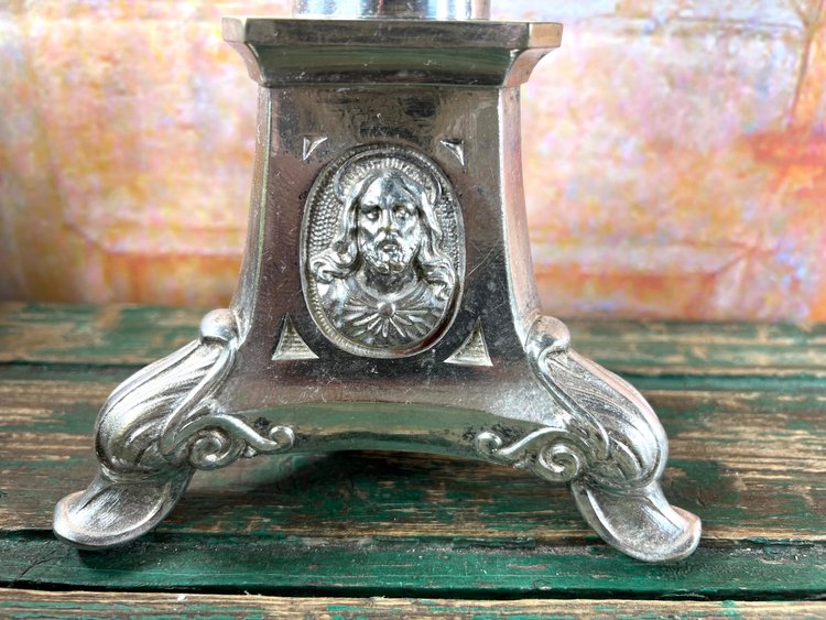 Ein Paar Altarleuchter aus versilbertem Metall - 19. Jahrhundert