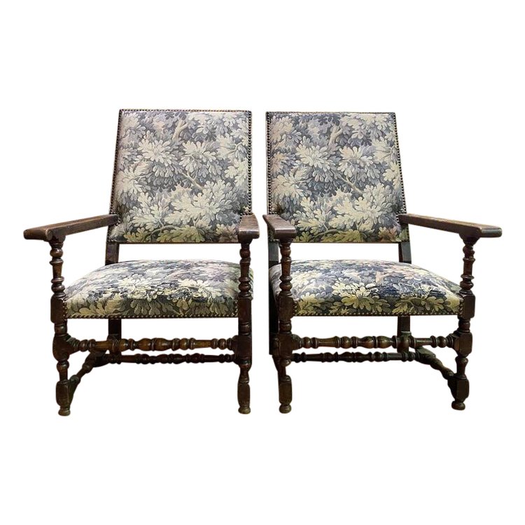 Paire de fauteuils de style Louis XIII 