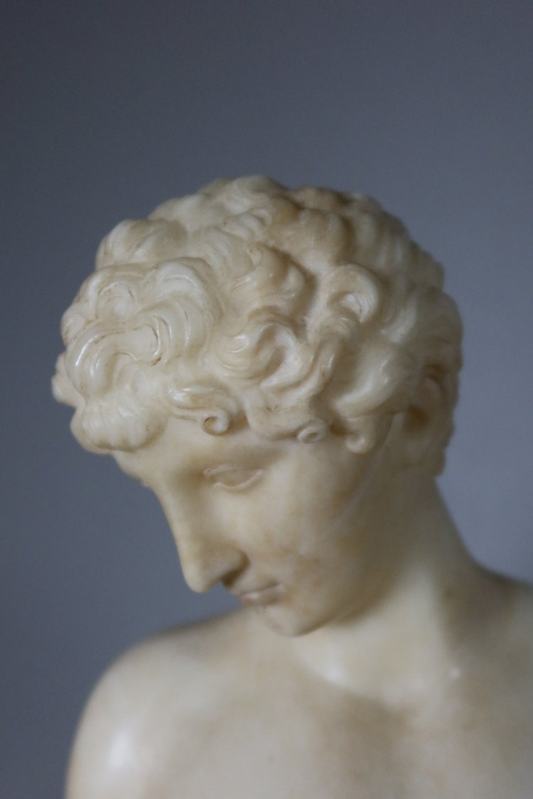 Sculpture en albâtre représentant Apollon XIXème