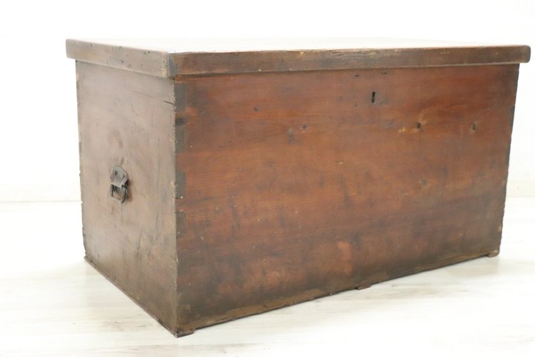 Baule rustico in legno di abete, fine XIX secolo