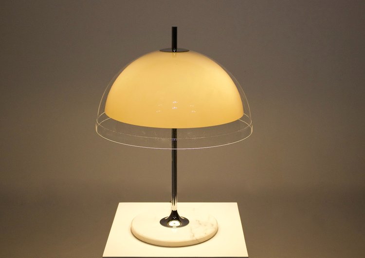 Lampe champignon base marbre par Frank Bentler.