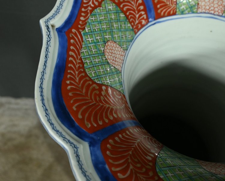 Vaso in porcellana giapponese, periodo Meiji - Fine XIX secolo