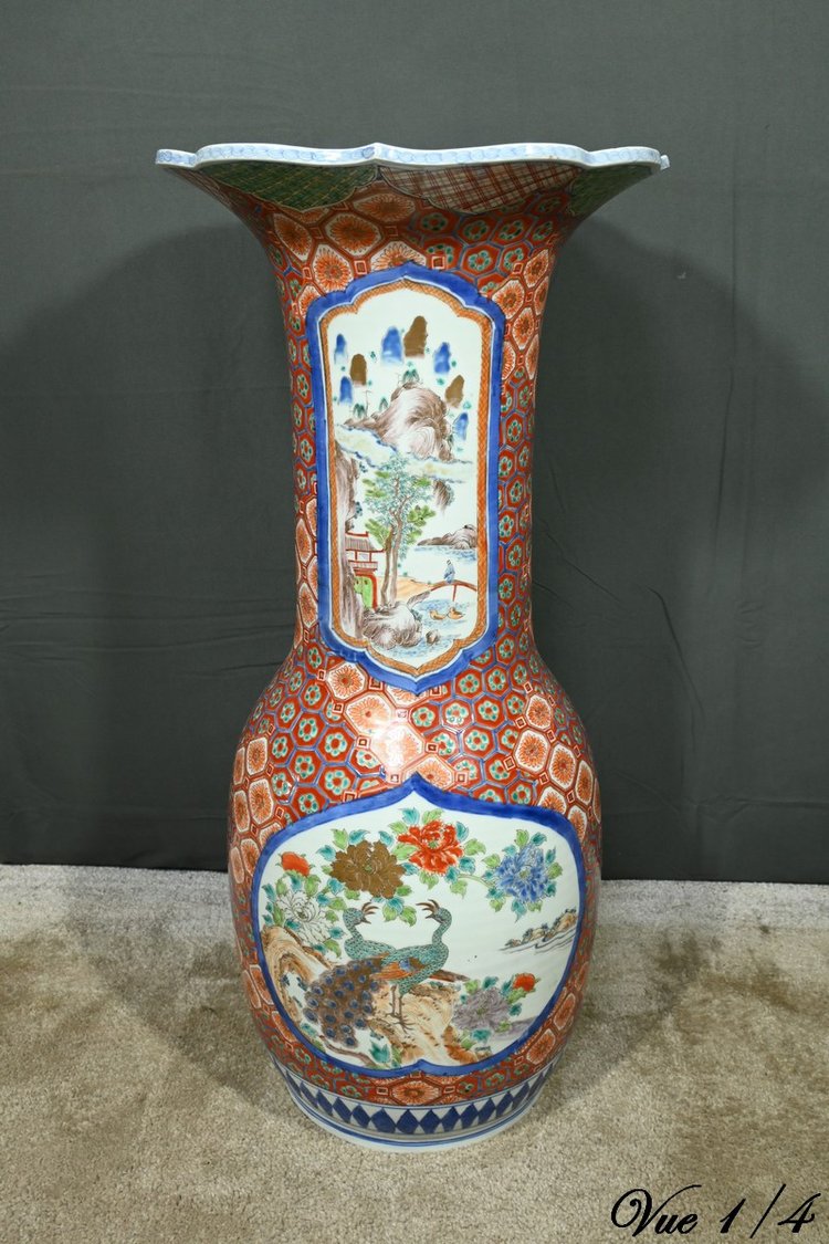 Vaso in porcellana giapponese, periodo Meiji - Fine XIX secolo