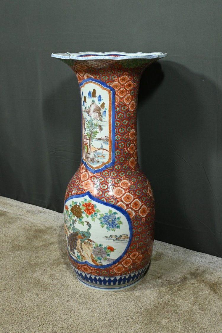 Vaso in porcellana giapponese, periodo Meiji - Fine XIX secolo