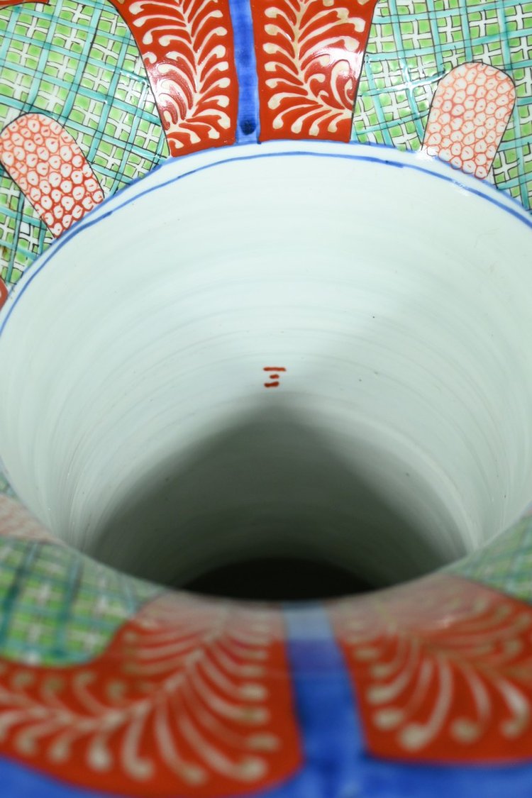 Vaso in porcellana giapponese, periodo Meiji - Fine XIX secolo