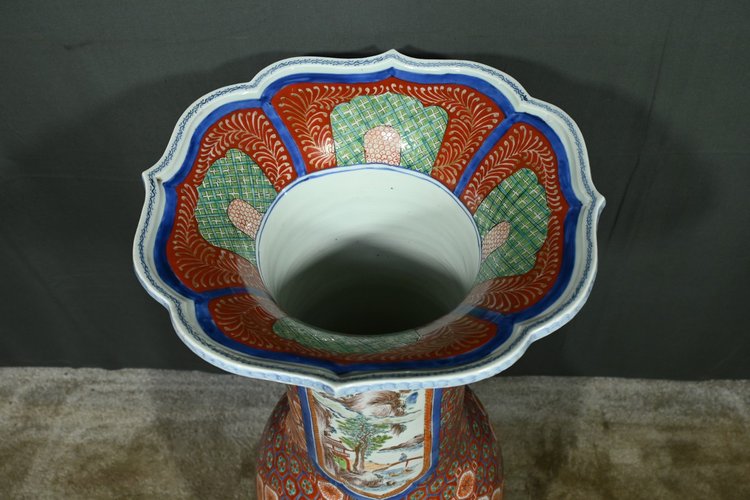 Vaso in porcellana giapponese, periodo Meiji - Fine XIX secolo