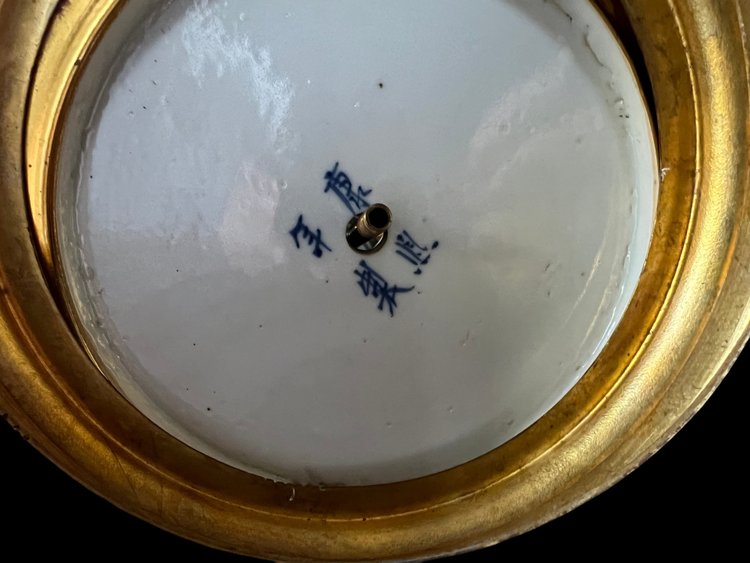 BALUSTER-SHAPED COVERED VASE IN PORCELAIN AND BRONZE IN THE CHINESE TASTE