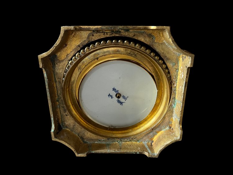 BALUSTER-SHAPED COVERED VASE IN PORCELAIN AND BRONZE IN THE CHINESE TASTE
