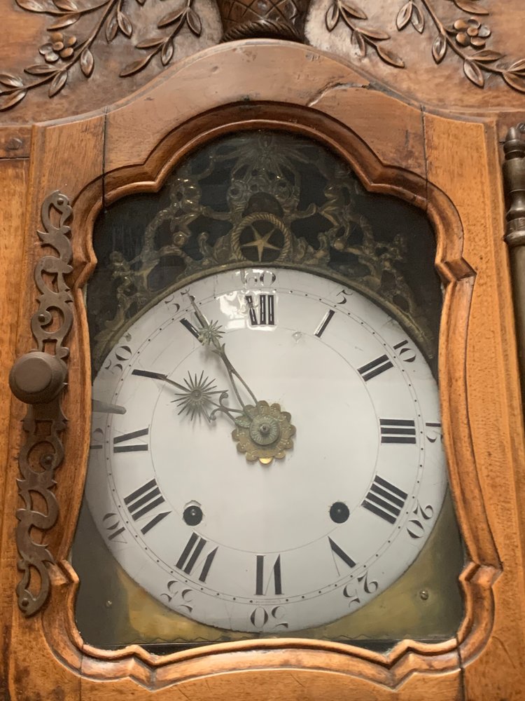Buffet provençal en noyer massif Buffet deux corps a pendule XIX siècle