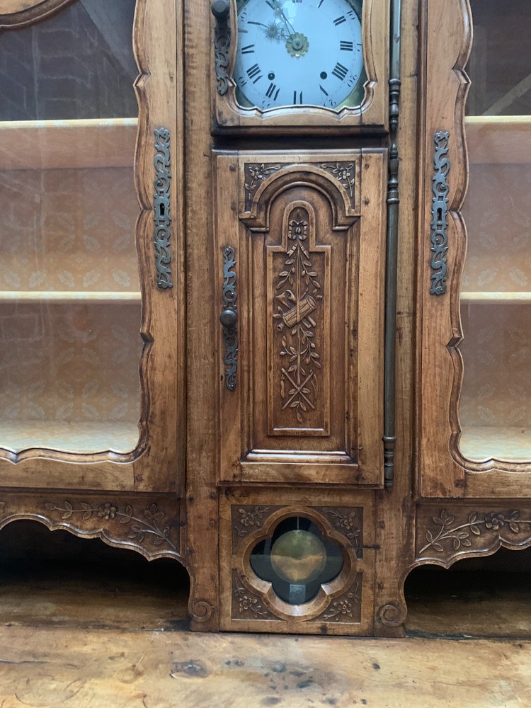 Buffet provençal en noyer massif Buffet deux corps a pendule XIX siècle