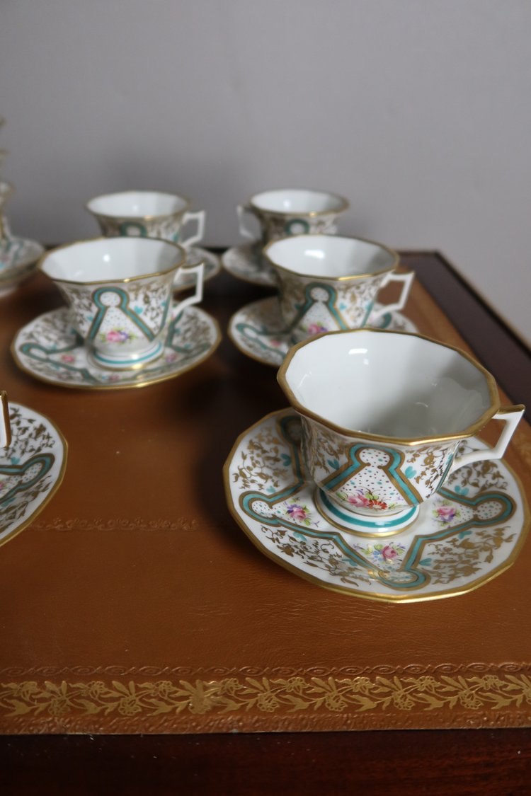 Service à thé,café et gâteaux en porcelaine de Lauret à Paris