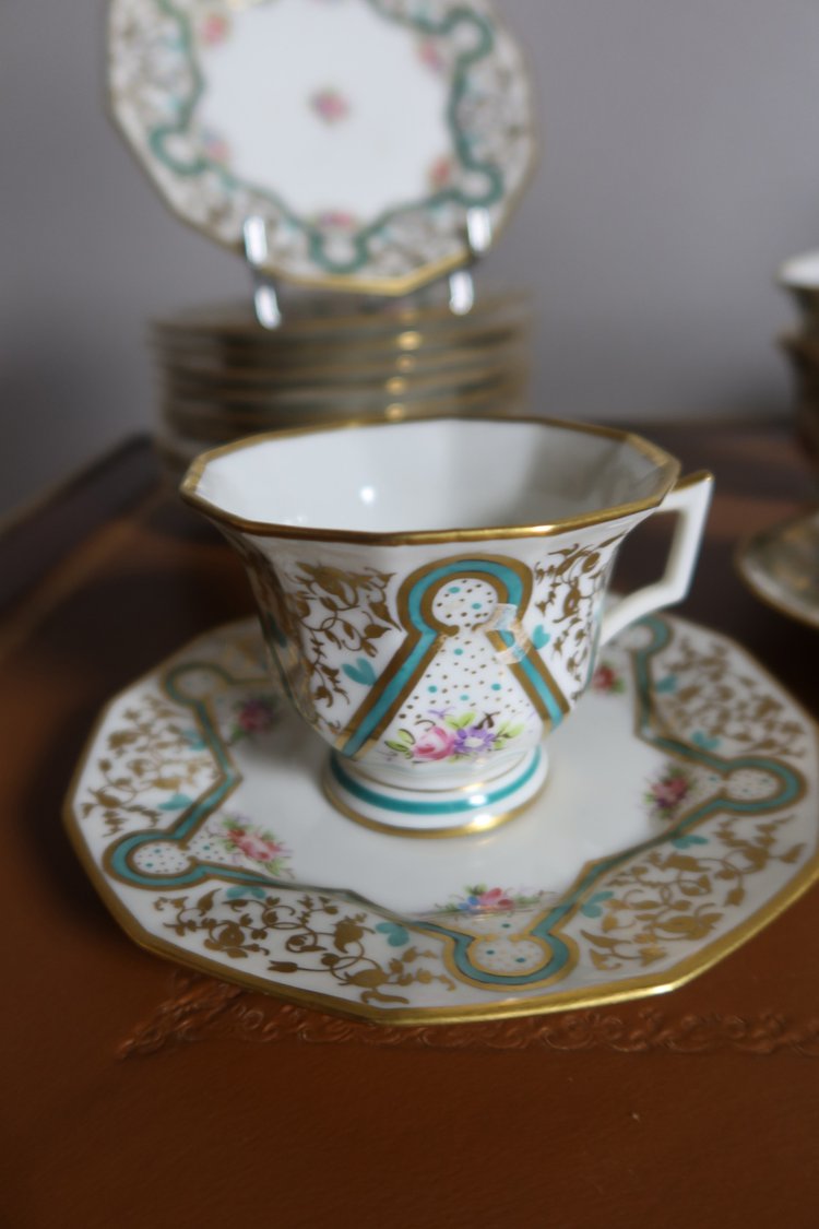 Service à thé,café et gâteaux en porcelaine de Lauret à Paris