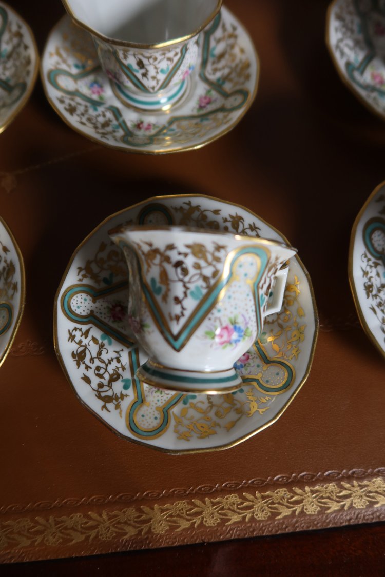 Service à thé,café et gâteaux en porcelaine de Lauret à Paris