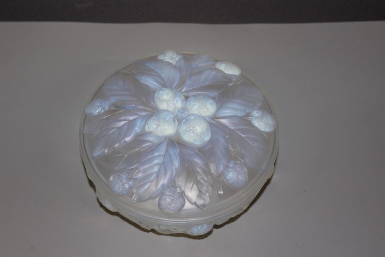 Scatola di caramelle alla fragola Etling in vetro opalescente, 1930 circa