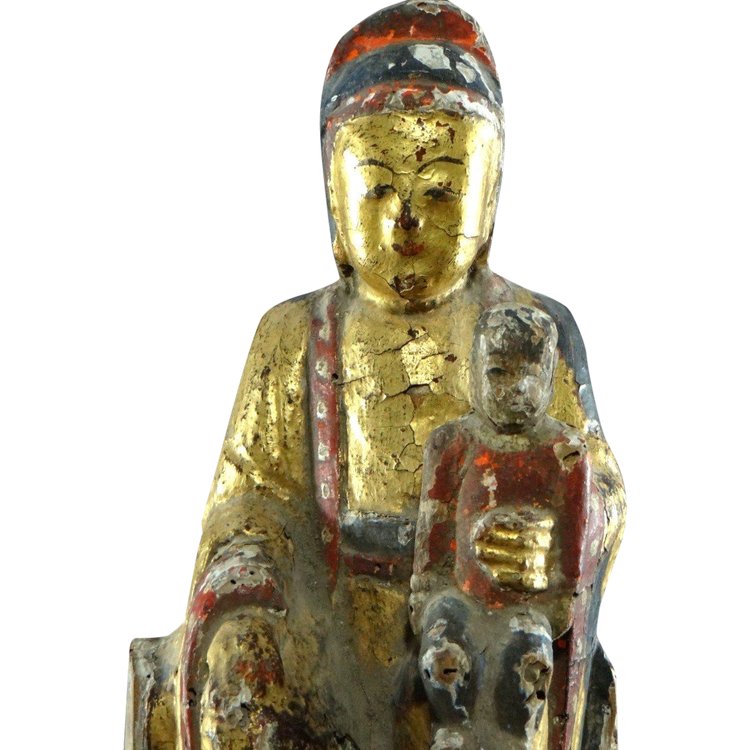 China, Late Ming period, Early Qing period, 17th century, Kouan Yin statue in lacquered and gilded wood.
