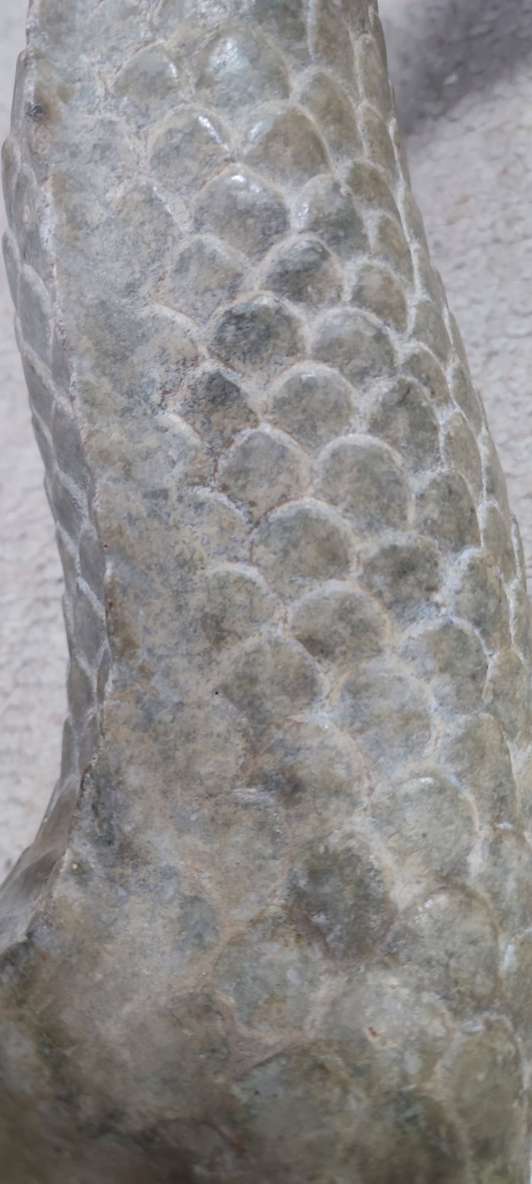 Grüner Marmordelfin. Brunnenelement XVIII/XIX