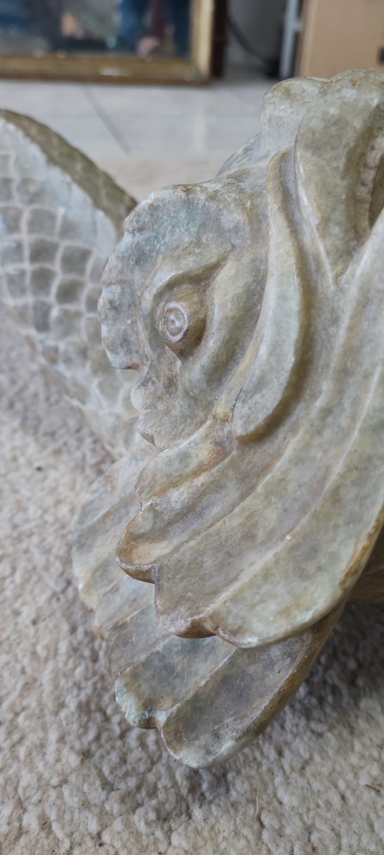 Grüner Marmordelfin. Brunnenelement XVIII/XIX