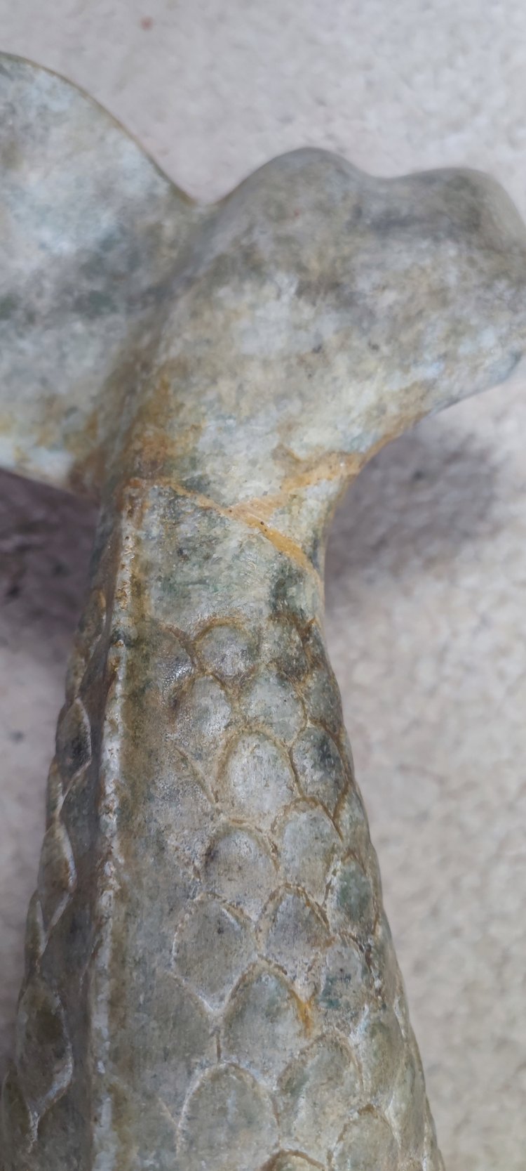 Grüner Marmordelfin. Brunnenelement XVIII/XIX