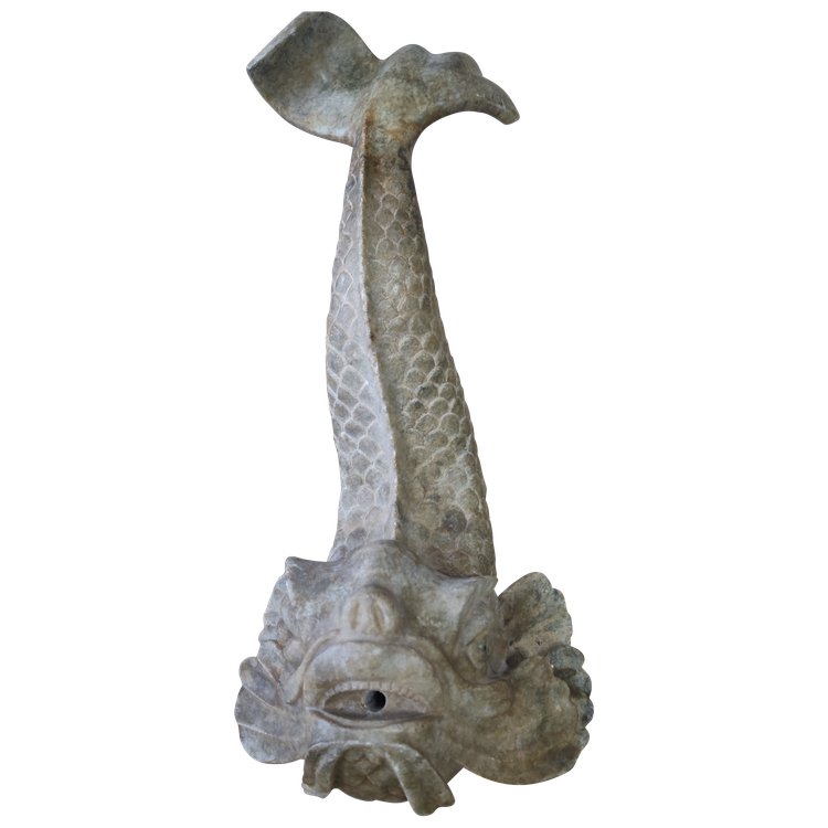 Grüner Marmordelfin. Brunnenelement XVIII/XIX