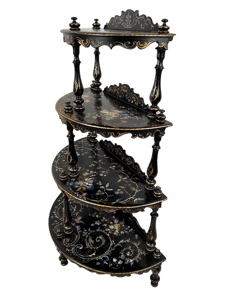 Rare et belle étagère en demi-lune Napoléon III, bois et carton bouilli burgauté
