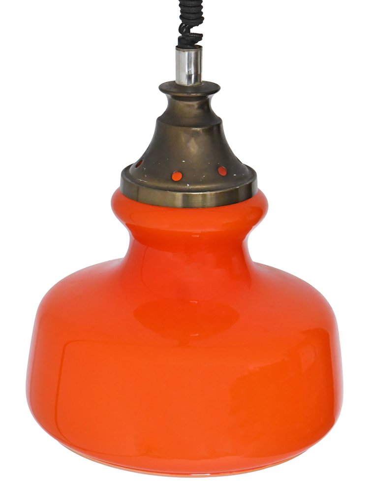 Suspension en opaline orange des années 1960