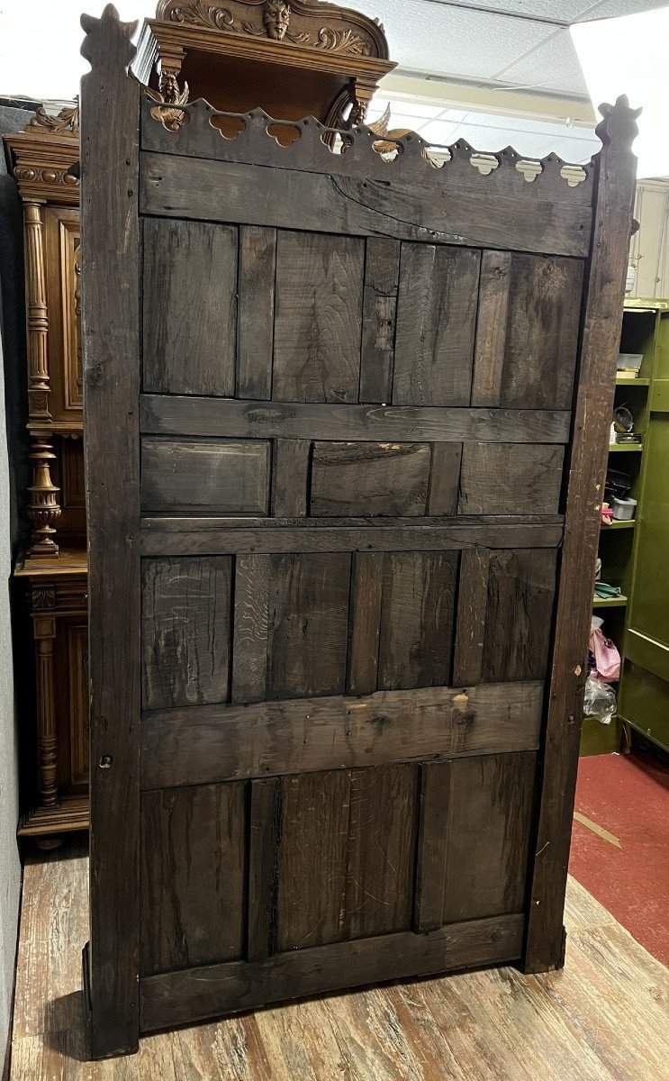Appendiabiti neogotico in rovere intagliato del XIX secolo
