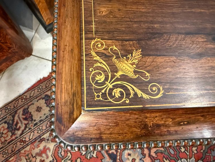 TABLE A OUVRAGE - COIFFEUSE EPOQUE CHARLES X