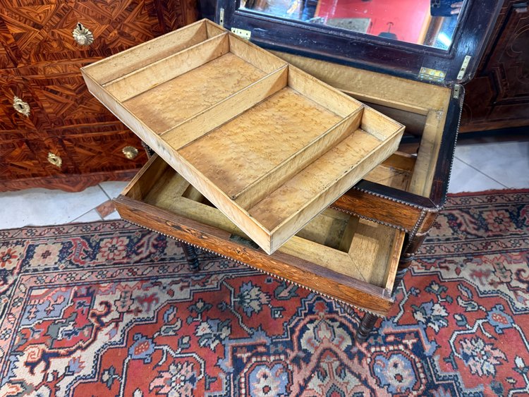 TABLE A OUVRAGE - COIFFEUSE EPOQUE CHARLES X