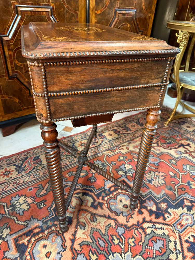 TABLE A OUVRAGE - COIFFEUSE EPOQUE CHARLES X