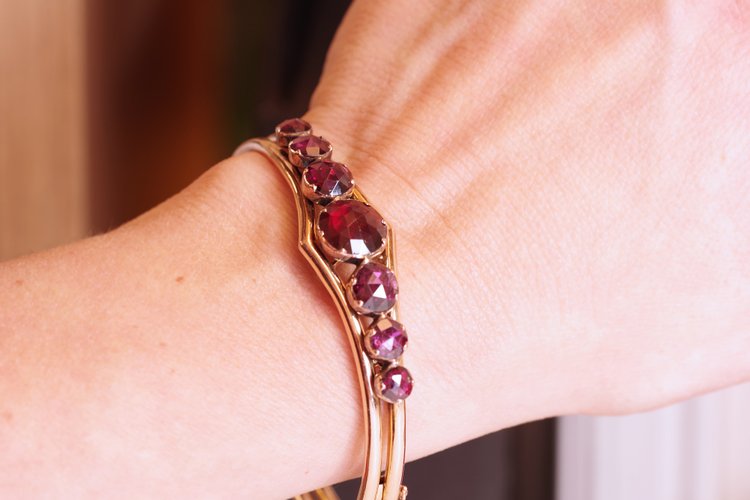 Bracciale di perline con granati di Perpignan in oro 18 ct, bracciale di perline in oro, gioielli regionali