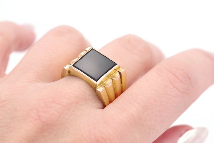 Anello con sigillo in oro 18 ct., anello da uomo, anello con sigillo retrò, placca in onice, Tank
