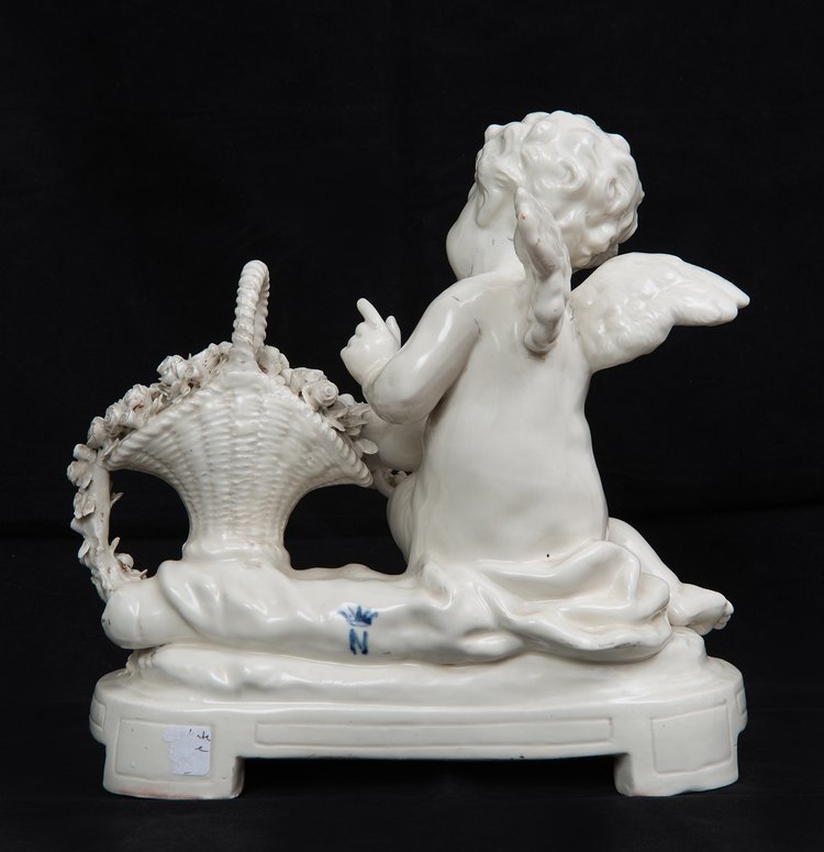 Sculpture Ancienne En Porcelaine, Naples époque XXème Siècle.
