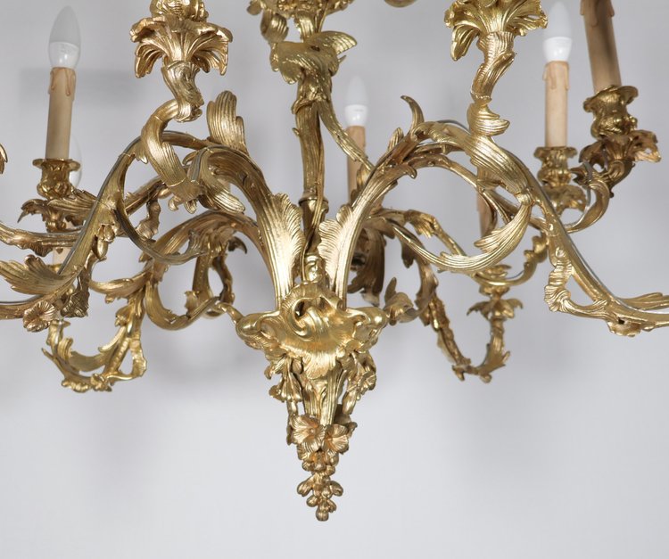  Lampadario Rocaille in ormolu, XIX secolo
