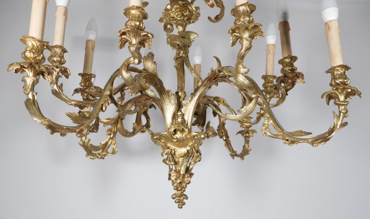  Lampadario Rocaille in ormolu, XIX secolo