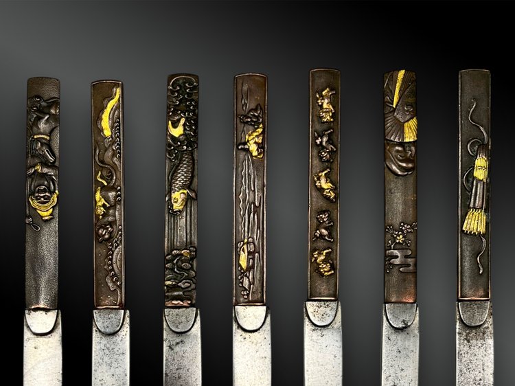 SERVIZIO di 12 coltelli Kozuka - Giappone - Periodo Edo (1603-1868)