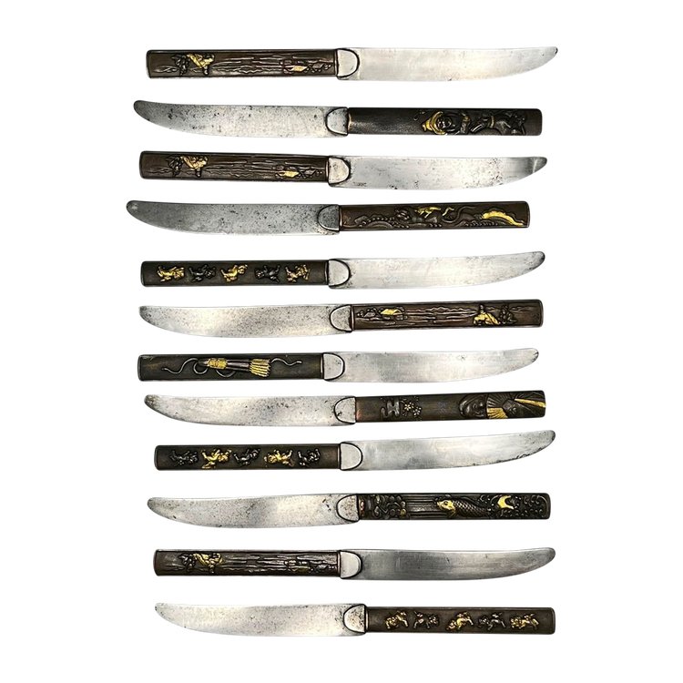 SERVIZIO di 12 coltelli Kozuka - Giappone - Periodo Edo (1603-1868)