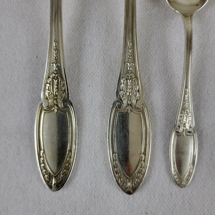 61-teilige Menagerie aus versilbertem Metall aus dem Hause Ercuis Modell Empire