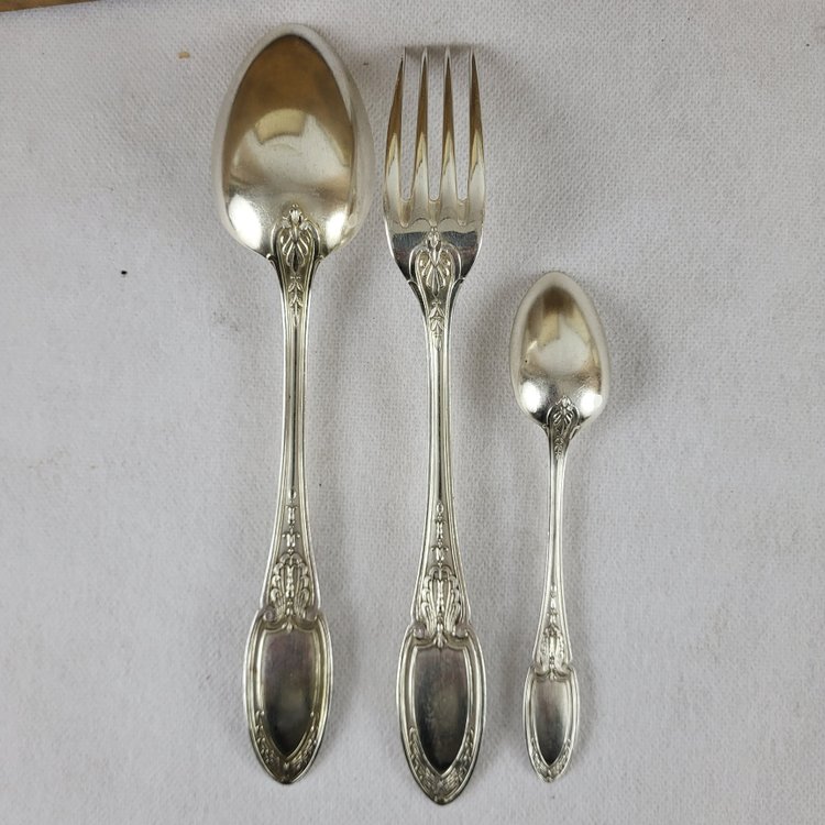 61-teilige Menagerie aus versilbertem Metall aus dem Hause Ercuis Modell Empire