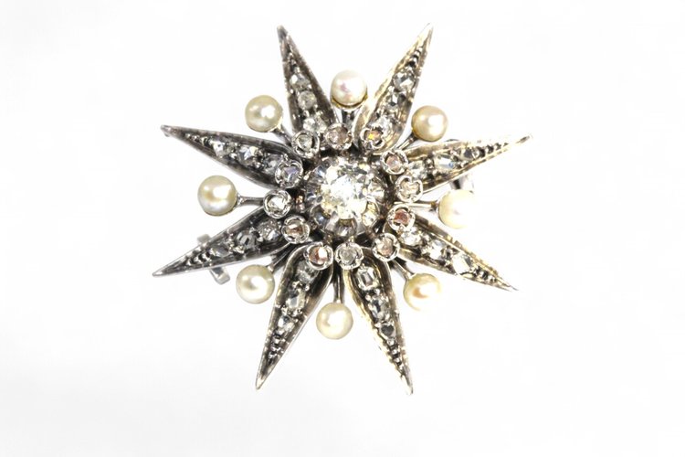 Spilla con perle e diamanti di Napoleone III