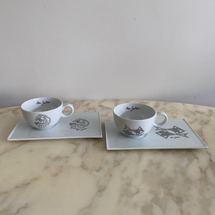 Paire de tasses avec sous-tasses Jean Cocteau XXe en porcelaine d'art