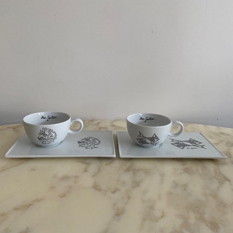 Paire de tasses avec sous-tasses Jean Cocteau XXe en porcelaine d'art