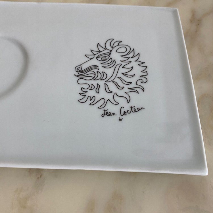 Paire de tasses avec sous-tasses Jean Cocteau XXe en porcelaine d'art