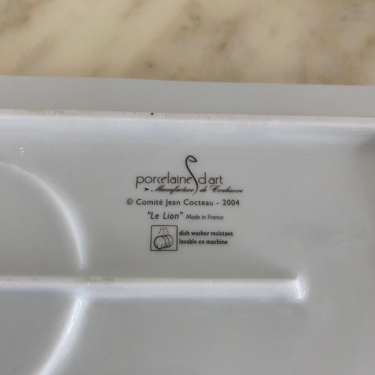 Paire de tasses avec sous-tasses Jean Cocteau XXe en porcelaine d'art