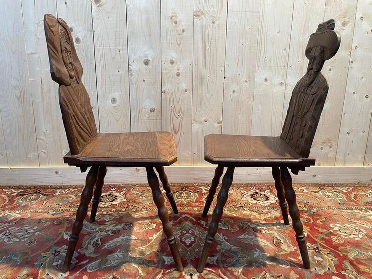 Set of 6 Alsatian chairs in carved oak