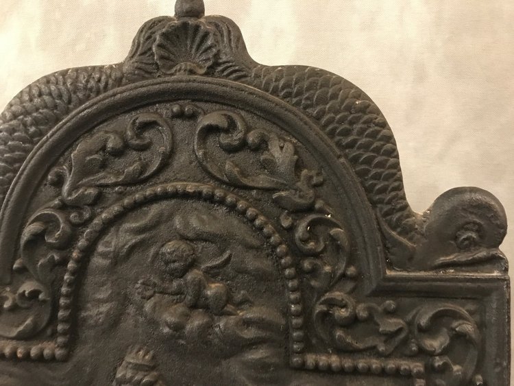 18th century cast iron fireback, 70 cm high, 47.5 cm wide