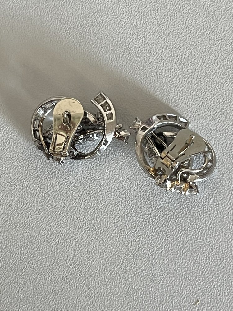 Orecchini di platino e oro bianco con diamanti
