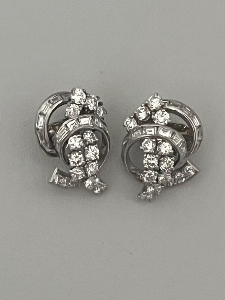 Orecchini di platino e oro bianco con diamanti