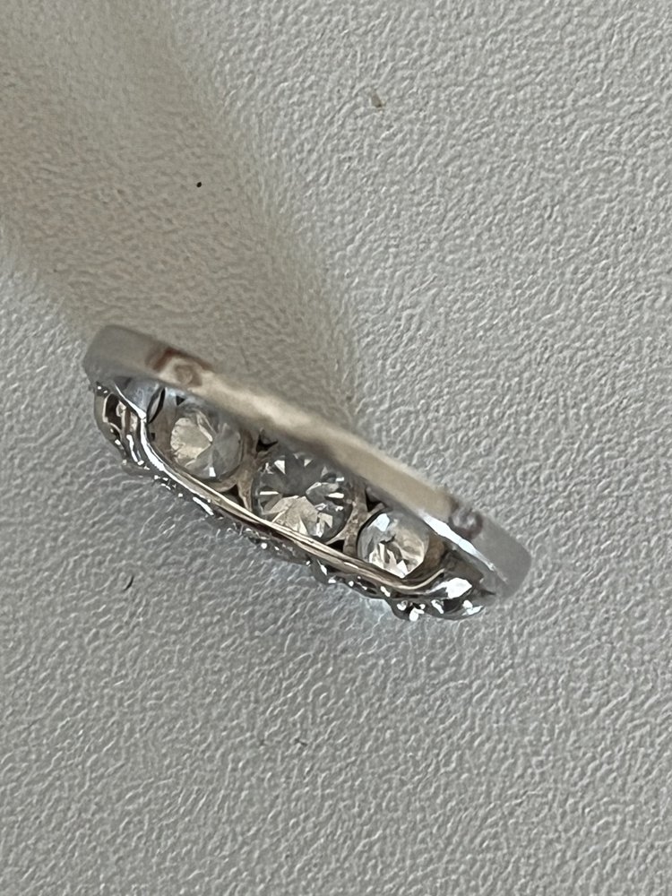 Anello giarrettiera in platino con diamante da 1,00 carato
